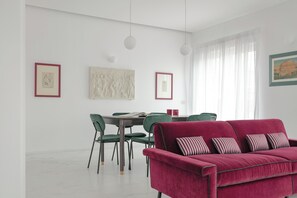 Interior - Modern Rooftop Getaway: Arte della Medaglia Gallery House (Roma)