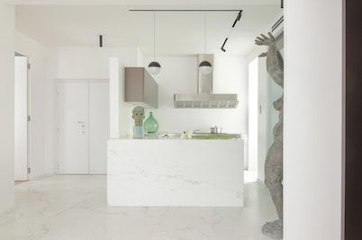 Modern Rooftop Getaway: Arte della Medaglia Gallery House