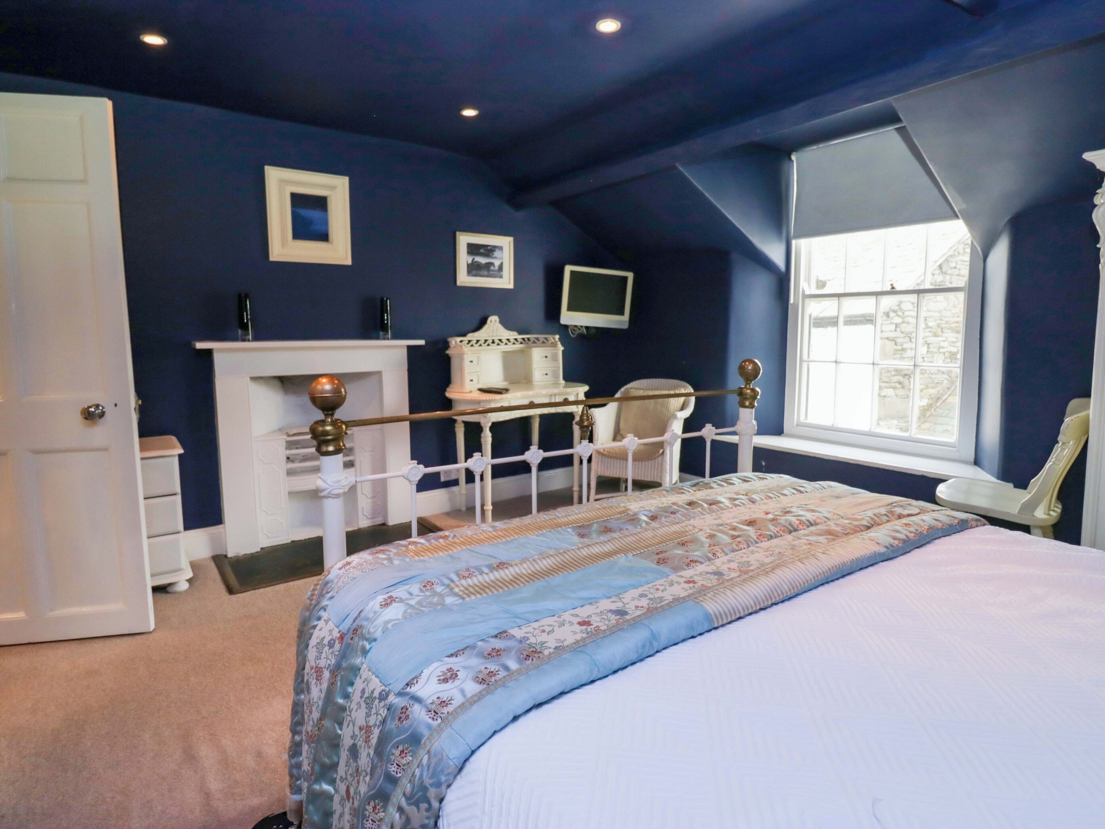 3 bedrooms, individually decorated, individually furnished, free WiFi