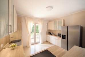 Oven, stovetop, dishwasher