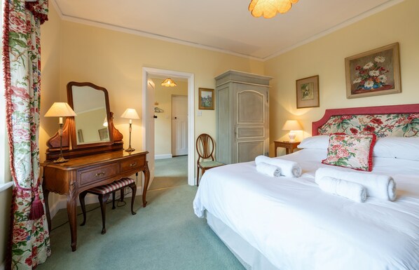 5 chambres, draps fournis