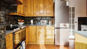 Private kitchen - Coastal Cottage (Bembridge)