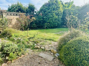 Property grounds - Coastal Cottage (Bembridge)