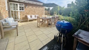 Outdoor dining - Coastal Cottage (Bembridge)