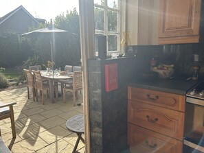 Outdoor dining - Coastal Cottage (Bembridge)