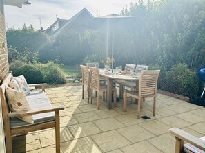 تناول الطعام بالخارج