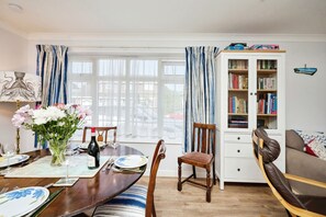 Interior - Coastal Cottage (Bembridge)