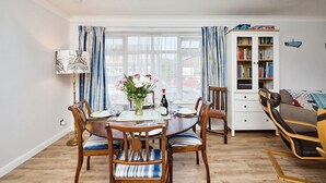 Dining - Coastal Cottage (Bembridge)
