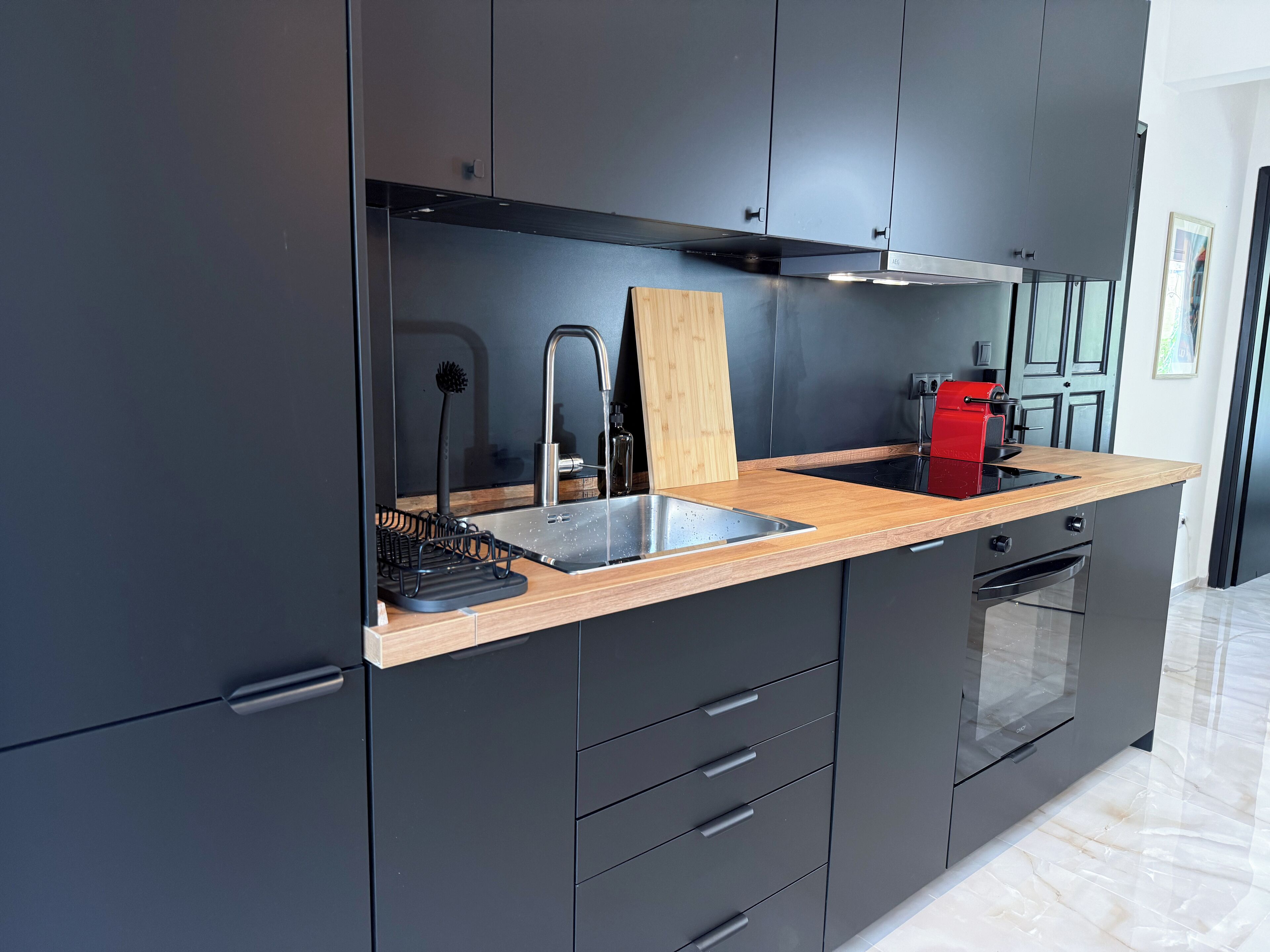 Fridge, oven, stovetop, dishwasher