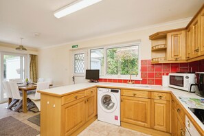 Oven dan peralatan masak/sendok-piring