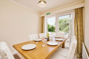 Dining - Beachfield (Bembridge)