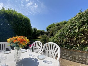 Outdoor dining - Beachfield (Bembridge)