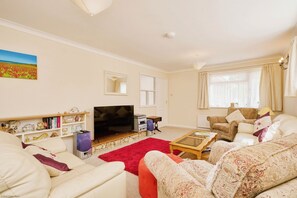 LCD TV - Beachfield (Bembridge)