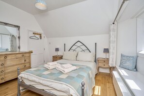 3 bedrooms, bed sheets - Church House (Ventnor)