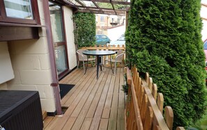 Outdoor dining - Villa 23 (Ryde)