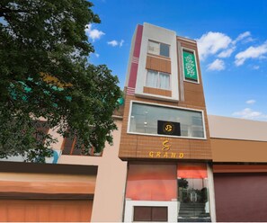 Exterior - Hotel S Grand  (Prayagraj)