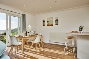 Dining - Sea Breeze (Ventnor)