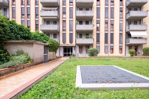 Unclassified image, 2 of 3, button - Cozy 40 sqm studio apartment, accommodating up to 4 guests, located on the first floor of a building with an elevator.The accommodation is in a quiet residential neighborhood, 800 meters from the Central Hospital (a 10-minute walk) and within easy reach  (Padua)