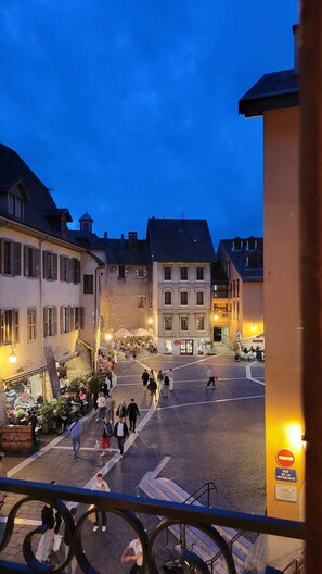 Vue de l'appartement (salon) le soir