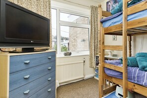 3 عدّة غرف نوم وملاءات أسرّة