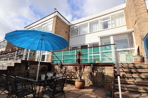 Outdoor dining - 3 Harbour Strand (Bembridge)