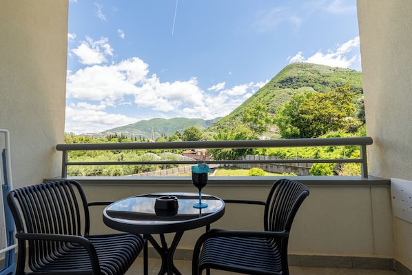Suite Deluxe, vue jardin | Balcon