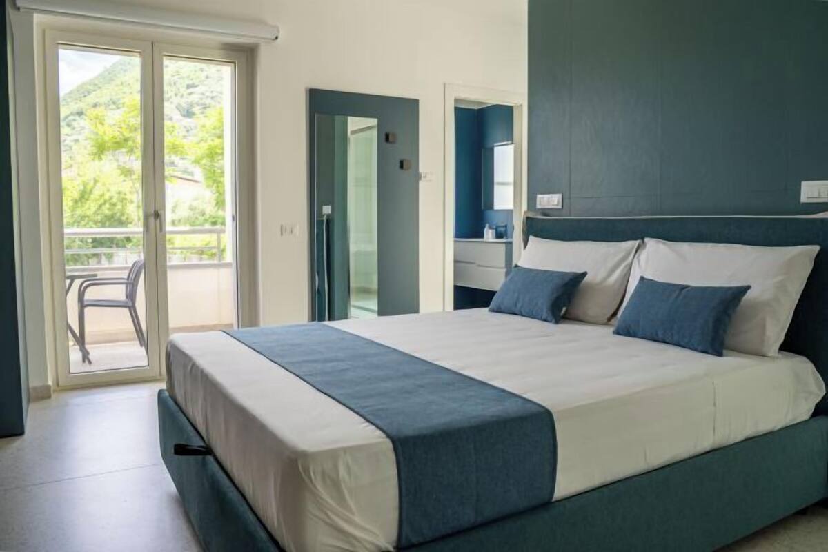 Minibar, Schreibtisch, laptopgeeigneter Arbeitsplatz