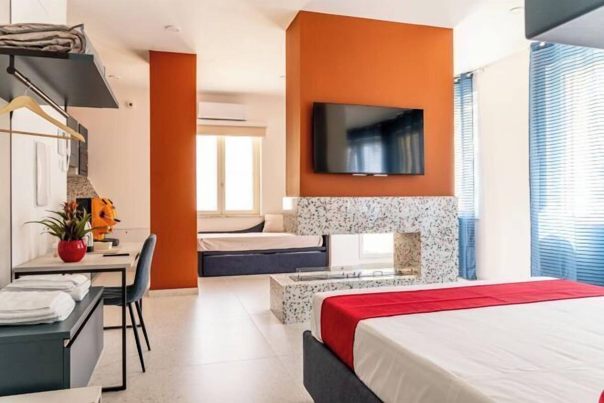 Minibar, Schreibtisch, laptopgeeigneter Arbeitsplatz