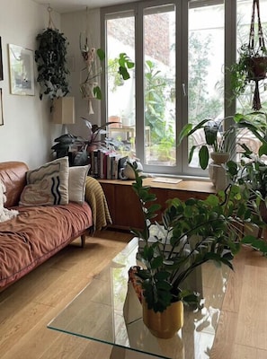 Living area - Sublime Spacious Apartment In Ménilmontant (Paris)