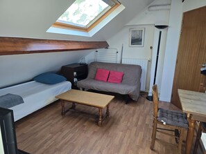TV - Cosy apartment for 4 (Saint-Ouen-sur-Seine)