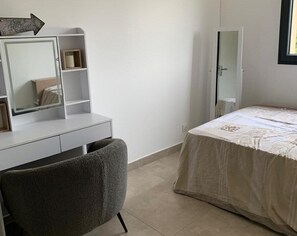 3 Schlafzimmer, Bügeleisen/Bügelbrett, WLAN, Bettwäsche
