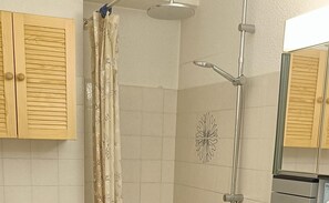 Hair dryer, towels