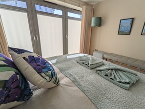 3 bedrooms, bed sheets - The Beach House (Ventnor)