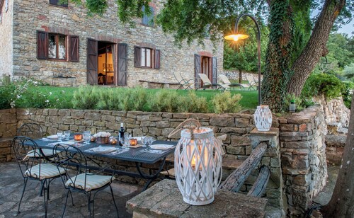 Passerina House: the unknown Umbria.  Old stone farmhouse with a view