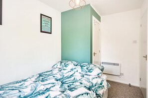 2 bedrooms, bed sheets - Sandown on The Creek (Ryde)