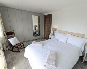 3 室のベッドルーム、ベッドシーツ