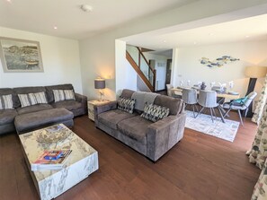 LCD TV - Pointe South (Ventnor)