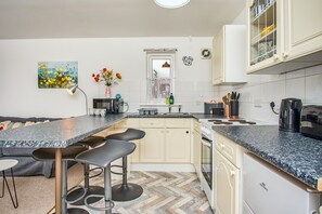 Cottage | Cucina privata | Forno, piano cottura, pentole/stoviglie/utensili