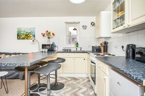 Cottage | Interior - Dickens (Ryde)