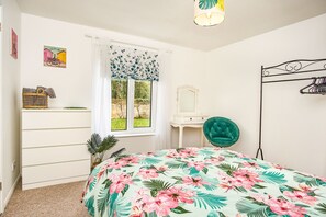 1 bedroom, bed sheets - Dickens (Ryde)
