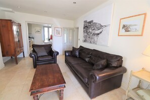 LCD TV - Villa Amanti Apartment (Ventnor)