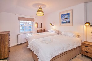 3 habitaciones y ropa de cama