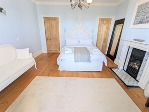 5 habitaciones y ropa de cama