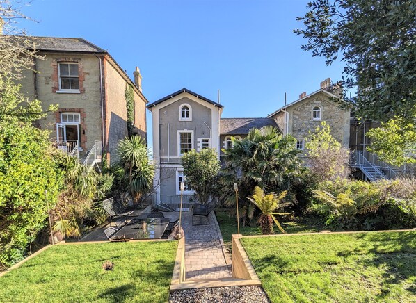 Exterior - Cressingham (Ventnor)