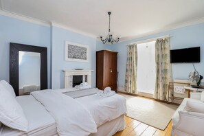 5 bedrooms, bed sheets - Cressingham (Ventnor)