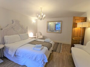 5 bedrooms, bed sheets - Cressingham (Ventnor)