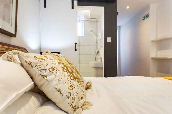 2 soverom og sengetøy