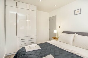 3 habitaciones y ropa de cama