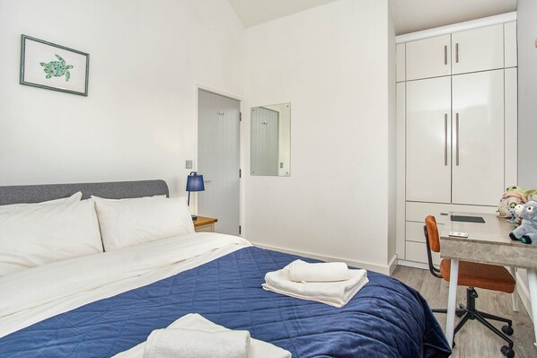 3 bedrooms, bed sheets - Harbour Walk (Bembridge)