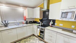 Private kitchen - Mollys Lodge (Ryde)